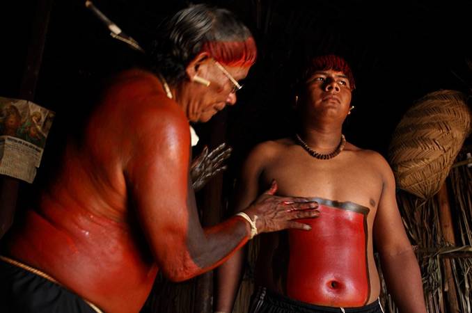 A obesidade é um dos problemas que atingem os índios do Parque Indígena do Xingu.