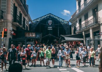 Overturismo e mercados: uma combinação arriscada