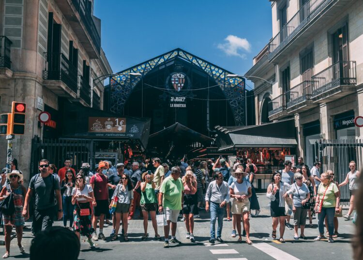 Overturismo e mercados: uma combinação arriscada